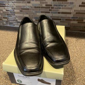 Mens Goodfellow black dress shoes excellent condition size 7